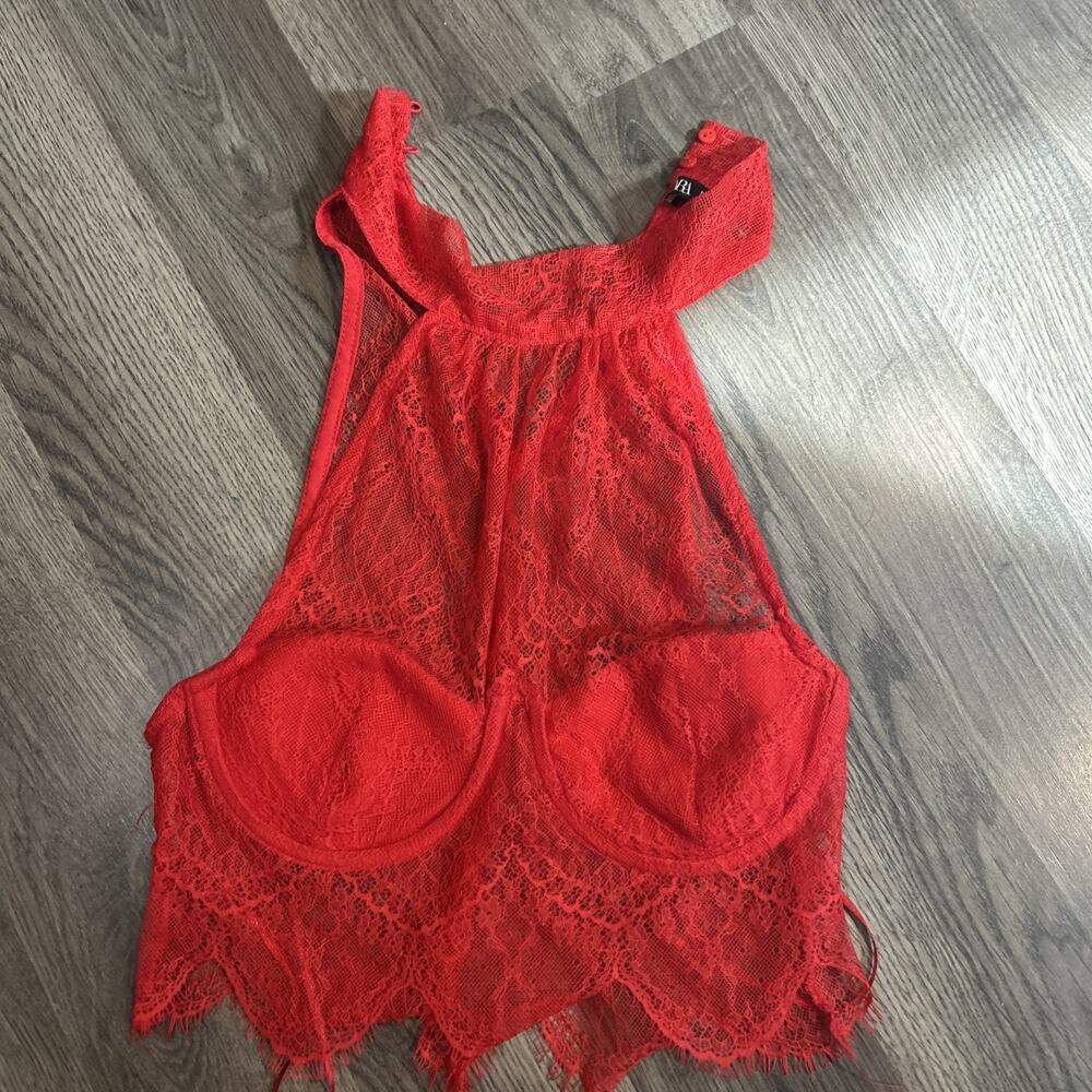 Zara NWT Women's Medium Red Lace Halter Crop Top